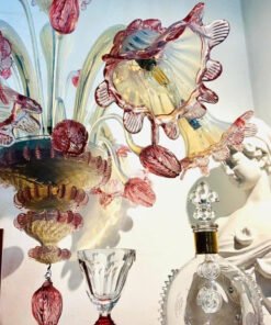 Tulip Murano chandelier- Made in Italy 🇮🇹. Một cây đèn chùm thủy tinh màu đẹp quyến rũ phiên bản hoa tulip màu hồng- bản hiếm.