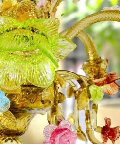 Flower garden chandelier. Cây đèn chùm vườn hoa thủy tinh rực rỡ sắc màu của Toso Murano - Ý. Với 6 chao đèn là 6 bông hoa lớn và rất nhiều bông hoa nhỏ trang trí xung quanh.