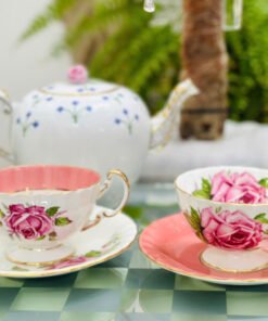 Pink rose. Cặp Set trà Aynsley cabbage rose. Made in England 🏴󠁧󠁢󠁥󠁮󠁧󠁿 Mẫu hoa hồng kinh điển của nhà gồm Aynsley. Sử dụng tiệc trà chiều hoặc bổ sung vào bộ sưu tập những Set trà nổi tiếng.