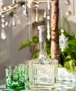 Sterling silver 925 decanter. Chai rượu bằng bạc cổ điển. Chai rượu pha lê khắc hoa văn thủ công . Cổ chai và nắp chai được chế tác thủ công bằng bạc 925