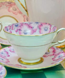 Paragon tea set. made in England 🏴󠁧󠁢󠁥󠁮󠁧󠁿 Bộ set trà Paragon hoa đào Gồm 1 ấm trà 1 cặp đường sữa và 4 set trà.