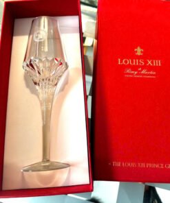 Ly rượu pha lê Remy Martin. Made in France. Được thiết kế cách điệu hình bông hoa tulip bởi nhà thiết kế Christophe Pillet dùng riêng cho dòng rượu