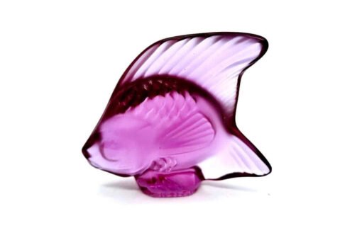 Lalique fish. Made in France 🇫🇷. Cá Lalique decor được chế tác thủ công bằng pha lê nhiều màu sắc. Trưng bày decor gắn bể cá hoặc đèn cá… Giá phụ thuộc vào màu. Có rất nhiều màu cho các bạn lựa chọn.