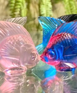 Lalique fish. Made in France 🇫🇷. Cá Lalique decor được chế tác thủ công bằng pha lê nhiều màu sắc. Trưng bày decor gắn bể cá hoặc đèn cá… Giá phụ thuộc vào màu. Có rất nhiều màu cho các bạn lựa chọn.