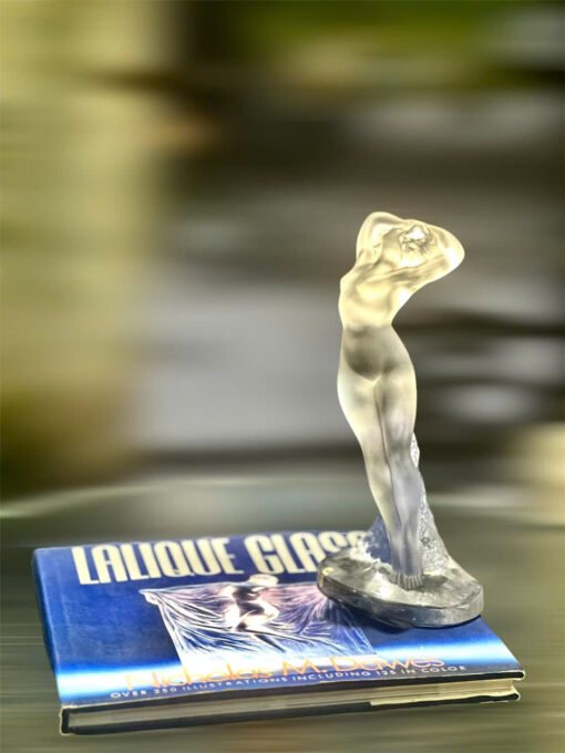 Lalique woman. Made in France 🇫🇷 Tác phẩm cô gái pha lê Lalique điêu khắc nude nghệ thuật. Decor phòng phòng khách, phòng ngủ, phòng tắm rất