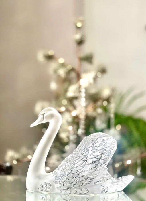 Lalique swan. Made in France 🇫🇷. Thiên Nga pha lê của Lalique này là một món đồ không thể thiếu với các nhà sưu tập pha lê hiệu.