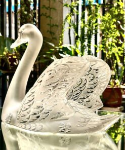 Lalique swan. Made in France 🇫🇷. Thiên Nga pha lê của Lalique này là một món đồ không thể thiếu với các nhà sưu tập pha lê hiệu.