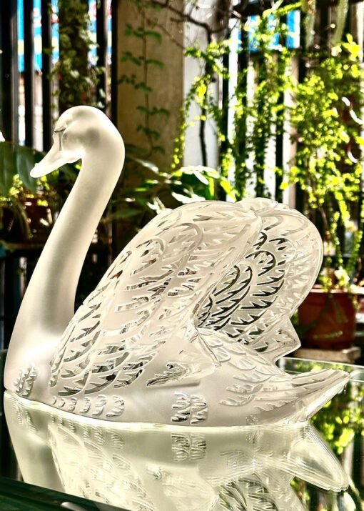 Lalique swan. Made in France 🇫🇷. Thiên Nga pha lê của Lalique này là một món đồ không thể thiếu với các nhà sưu tập pha lê hiệu.