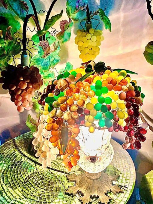 Czech fruit lamp. Made in Czechoslovakia Nhìn cây đèn chỉ muốn ăn. Cây đèn là 1 bình pha lê đựng hoa quả thủy tinh màu nghệ thuật của Czech. Từng chi tiết đc làm thủ công.